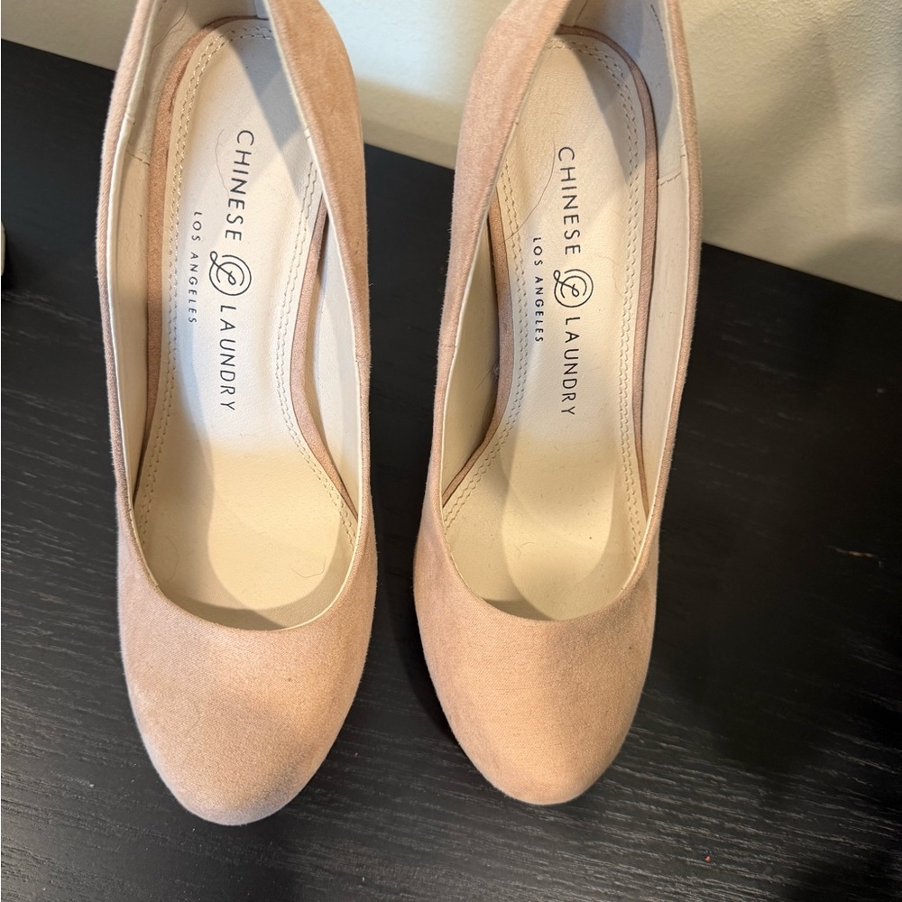 Chinese Laundry Tan Heels Elegant Suede Medium - New Never Worn